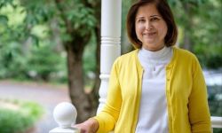 غزالة هاشمي تفوز كأول مسلمة نائبة لحاكم فرجينيا